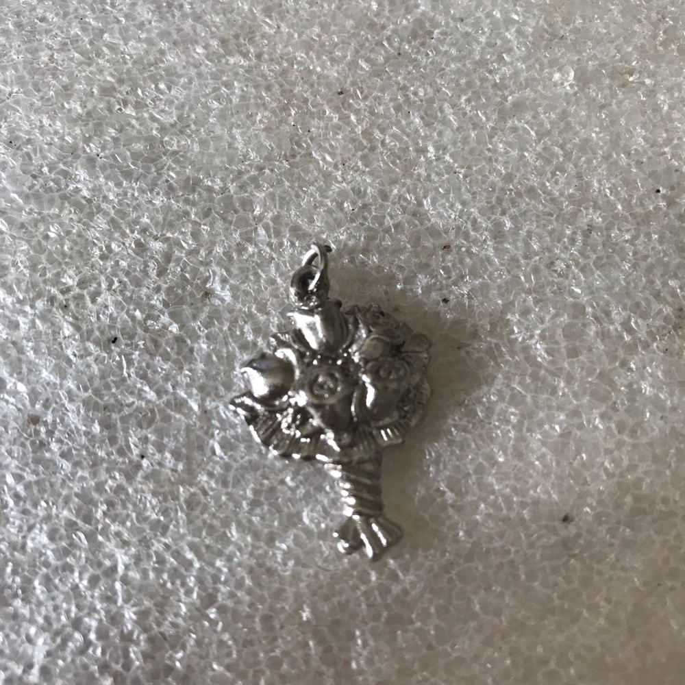 Elegant Silver Floral Pendant